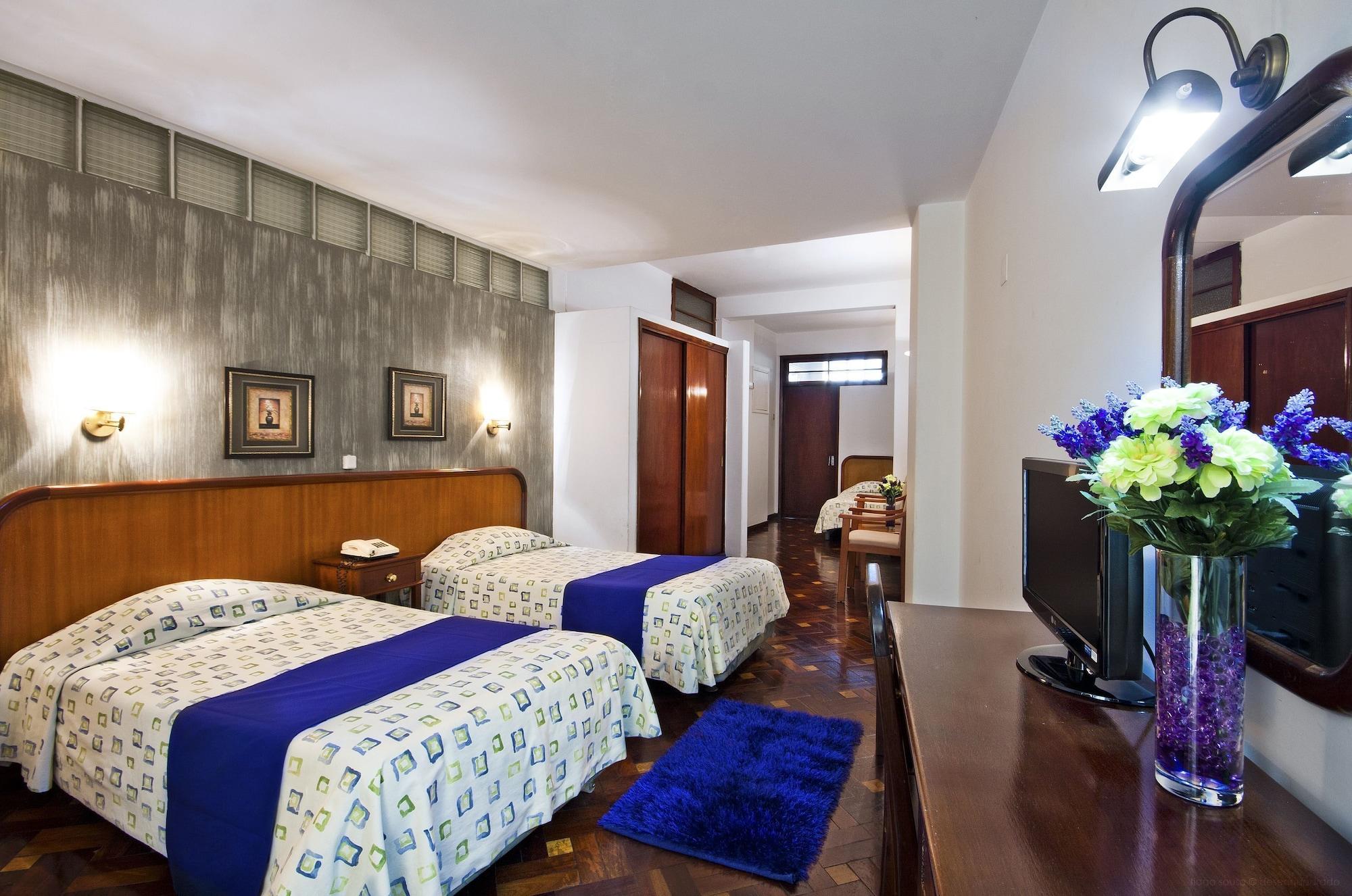 Residencial Colombo Bed & Breakfast Funchal  Bagian luar foto