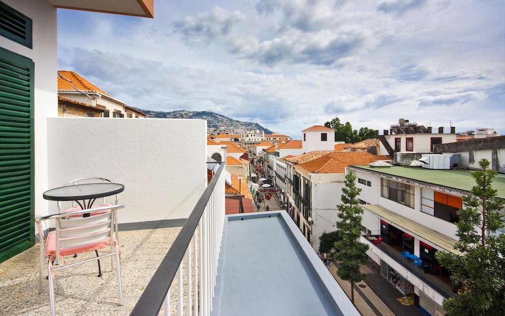 Residencial Colombo Bed & Breakfast Funchal  Bagian luar foto