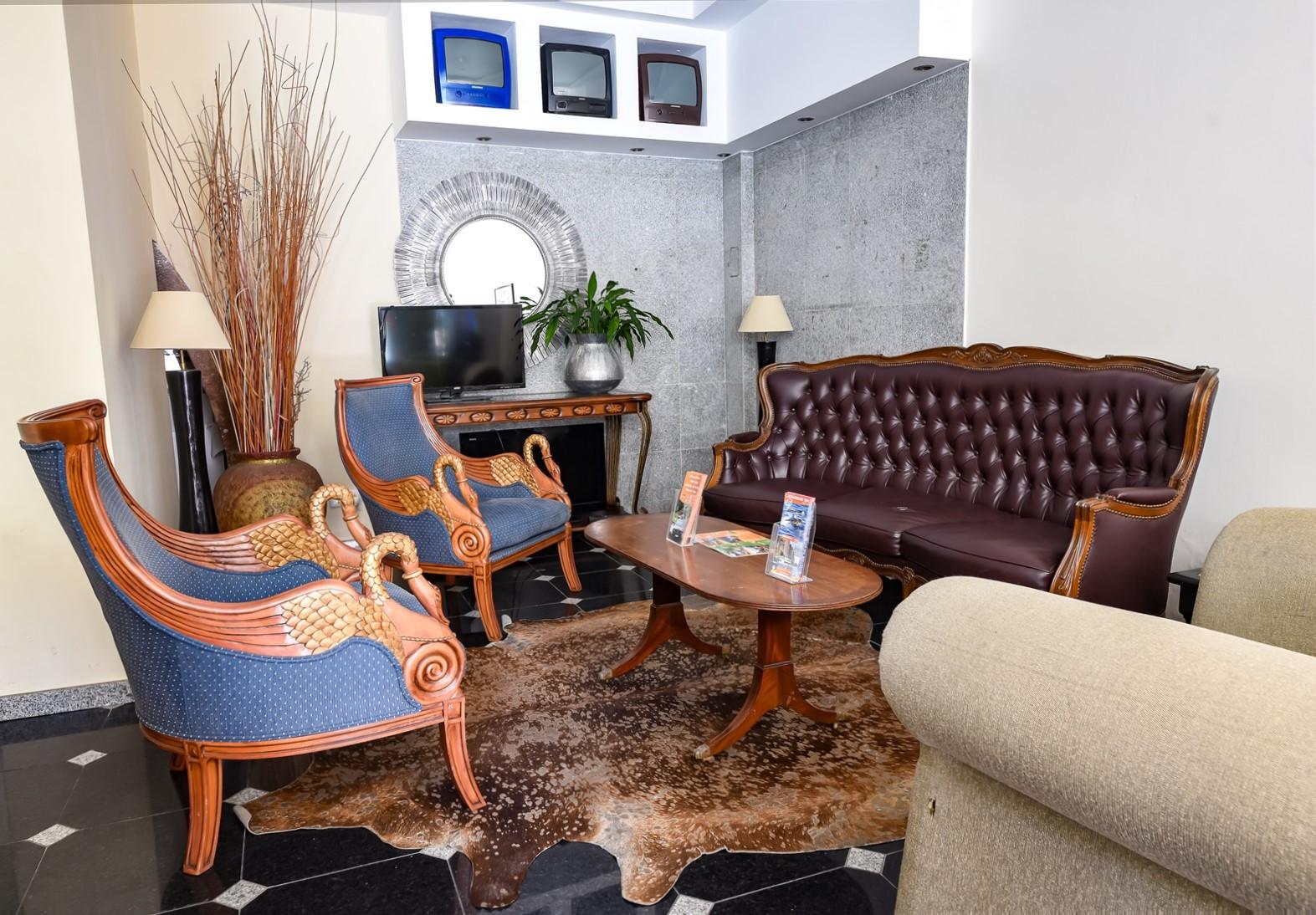 Residencial Colombo Bed & Breakfast Funchal  Bagian luar foto