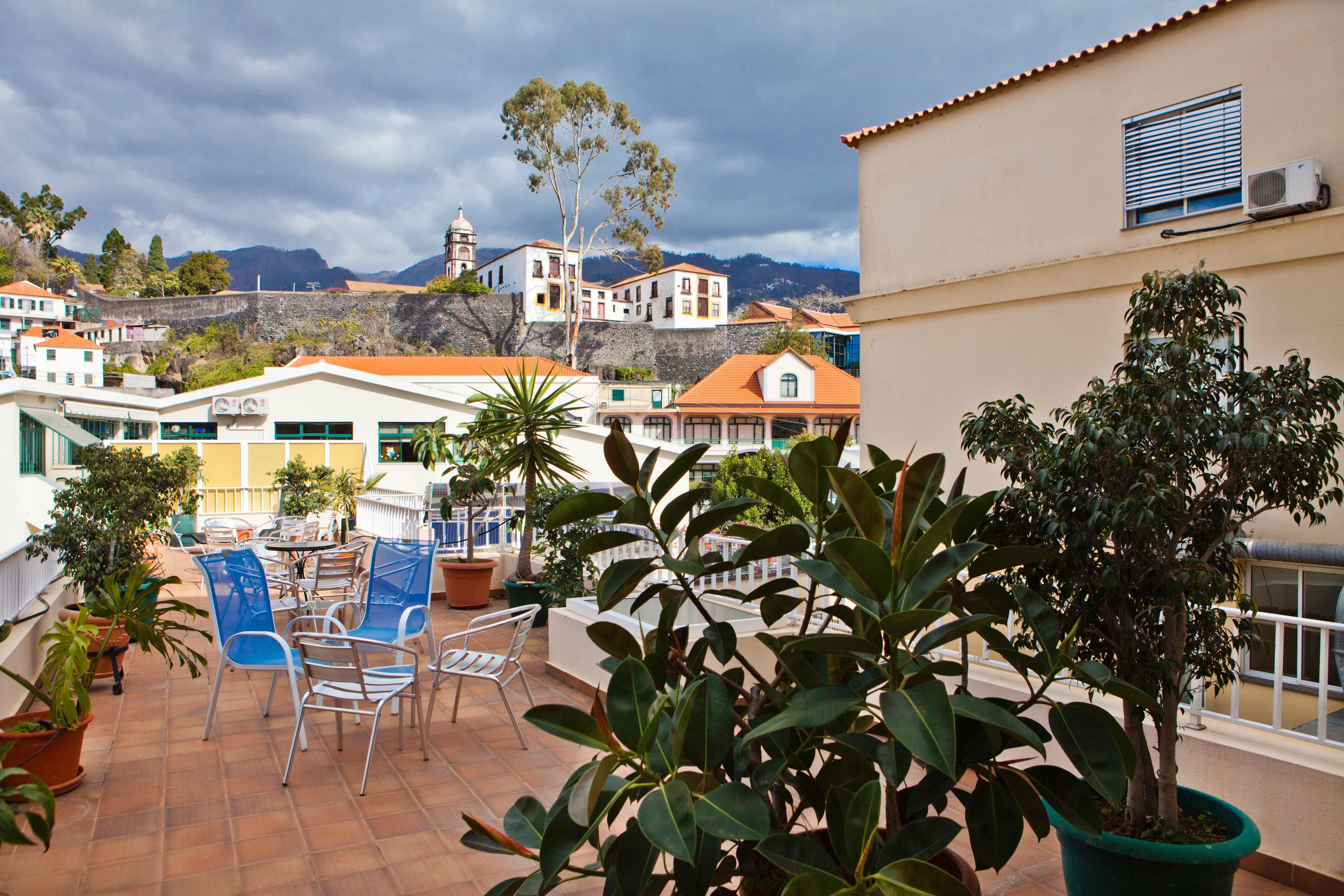 Residencial Colombo Bed & Breakfast Funchal  Bagian luar foto