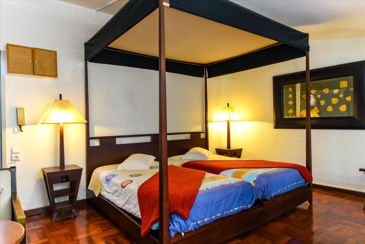 Residencial Colombo Bed & Breakfast Funchal  Bagian luar foto