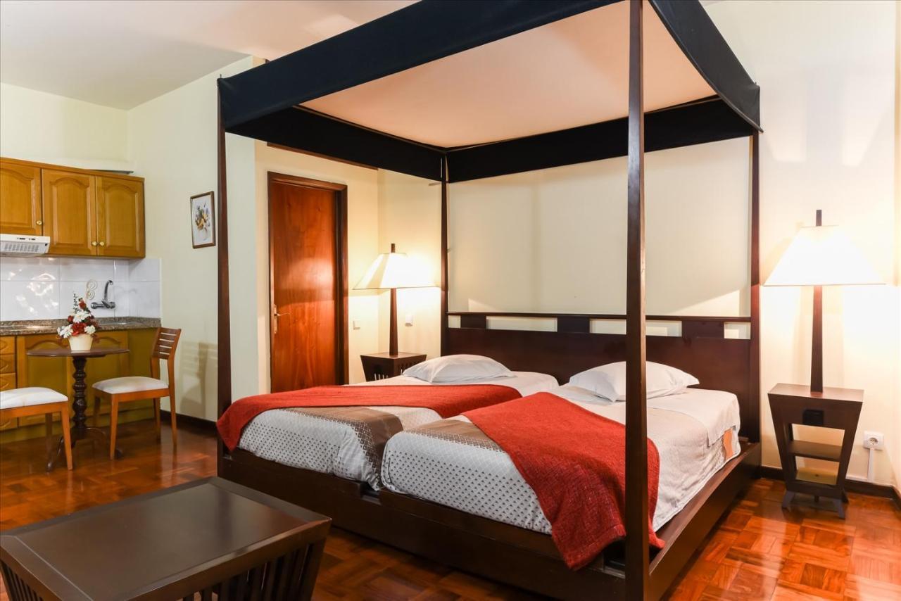 Residencial Colombo Bed & Breakfast Funchal  Bagian luar foto