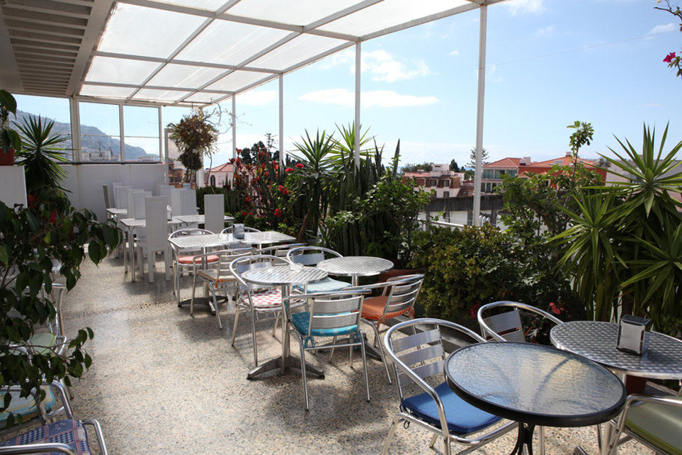 Residencial Colombo Bed & Breakfast Funchal  Bagian luar foto